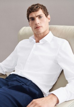 buegelfreies popeline business hemd in shaped mit kentkragen uni 24